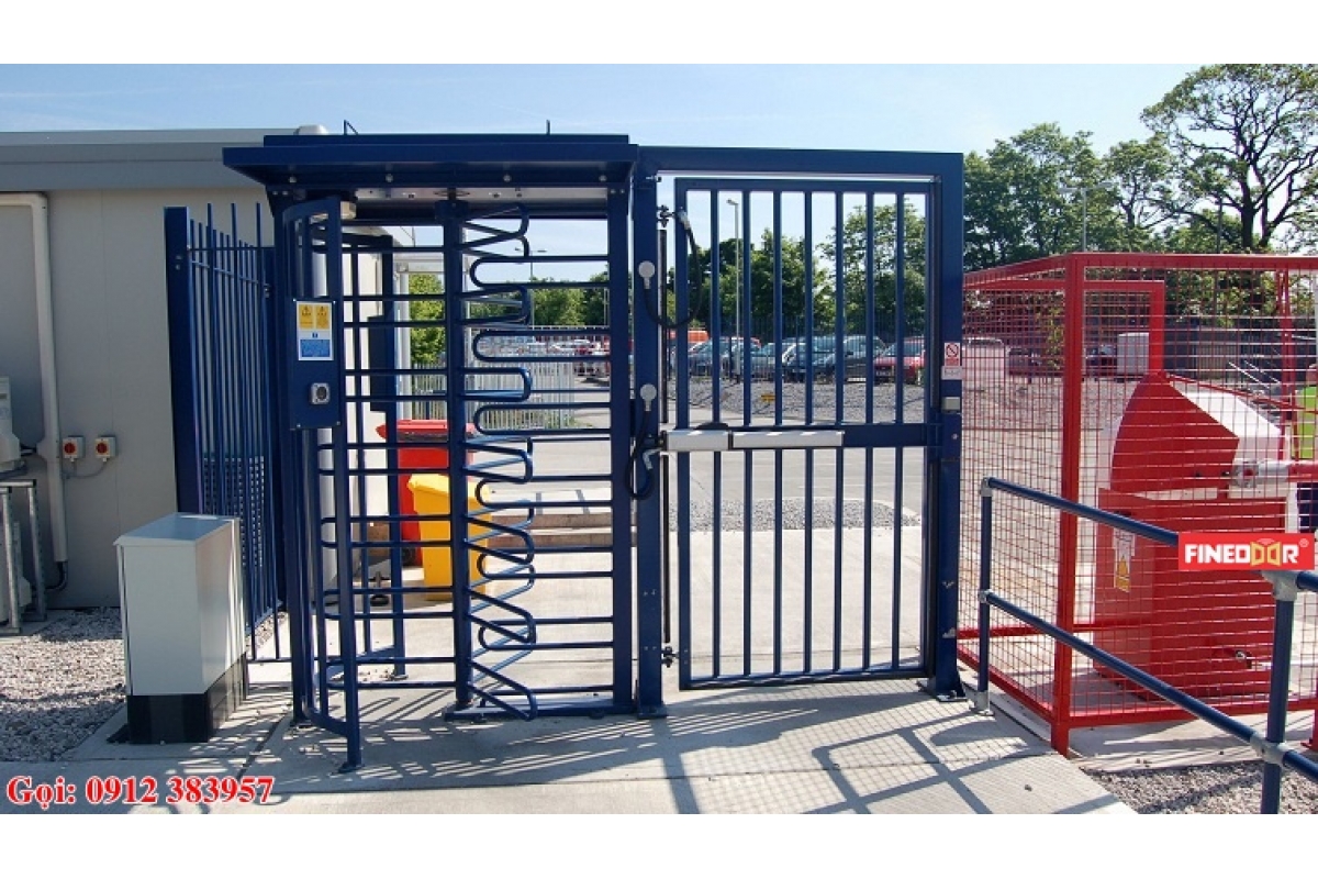 Automatic opening gate 1 wing