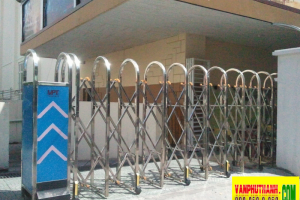 Automatic Extension Folding Gate